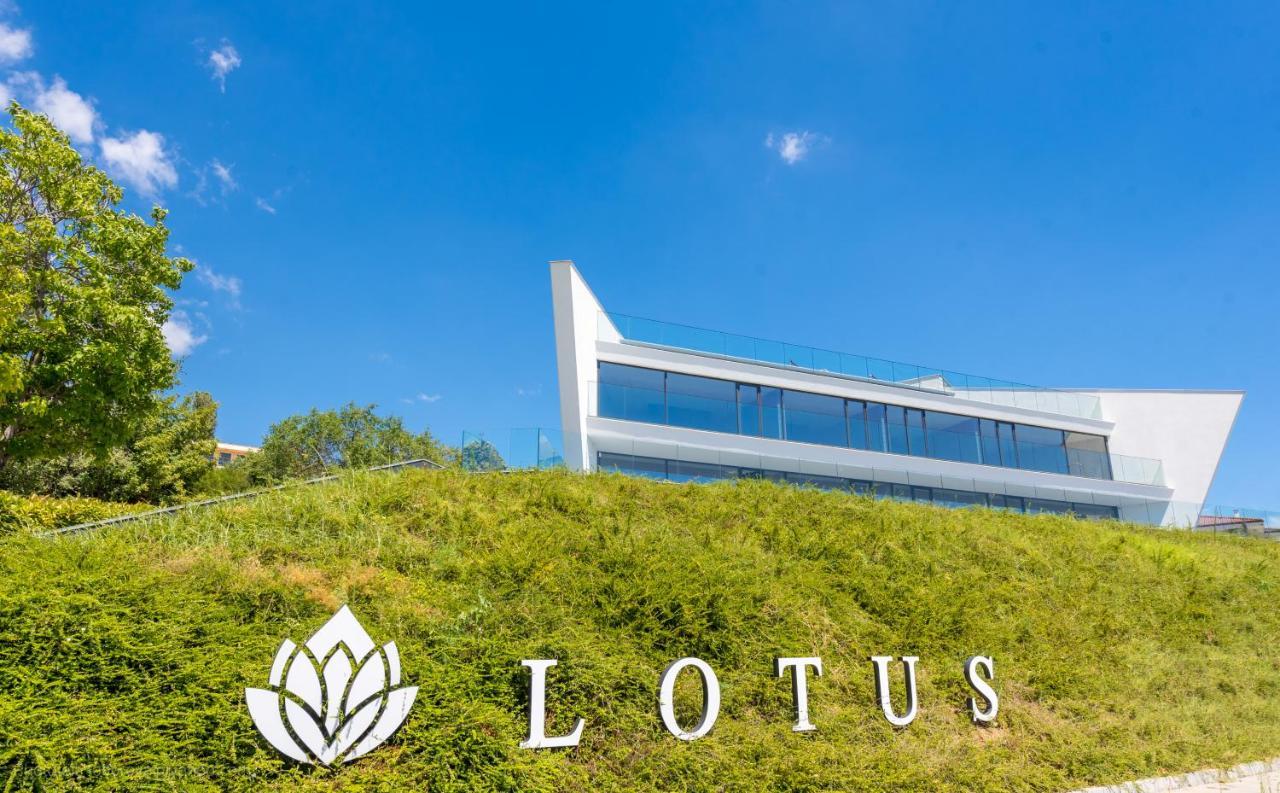 Lotus Luxury Rooms Varna Exterior photo