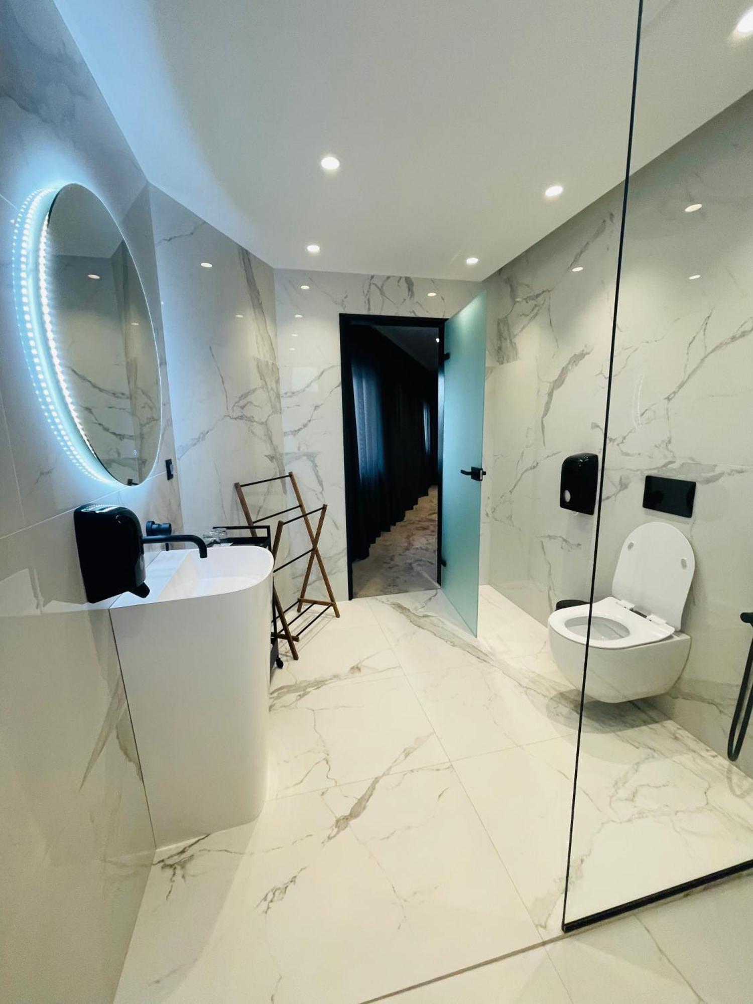 Lotus Luxury Rooms Varna Exterior photo