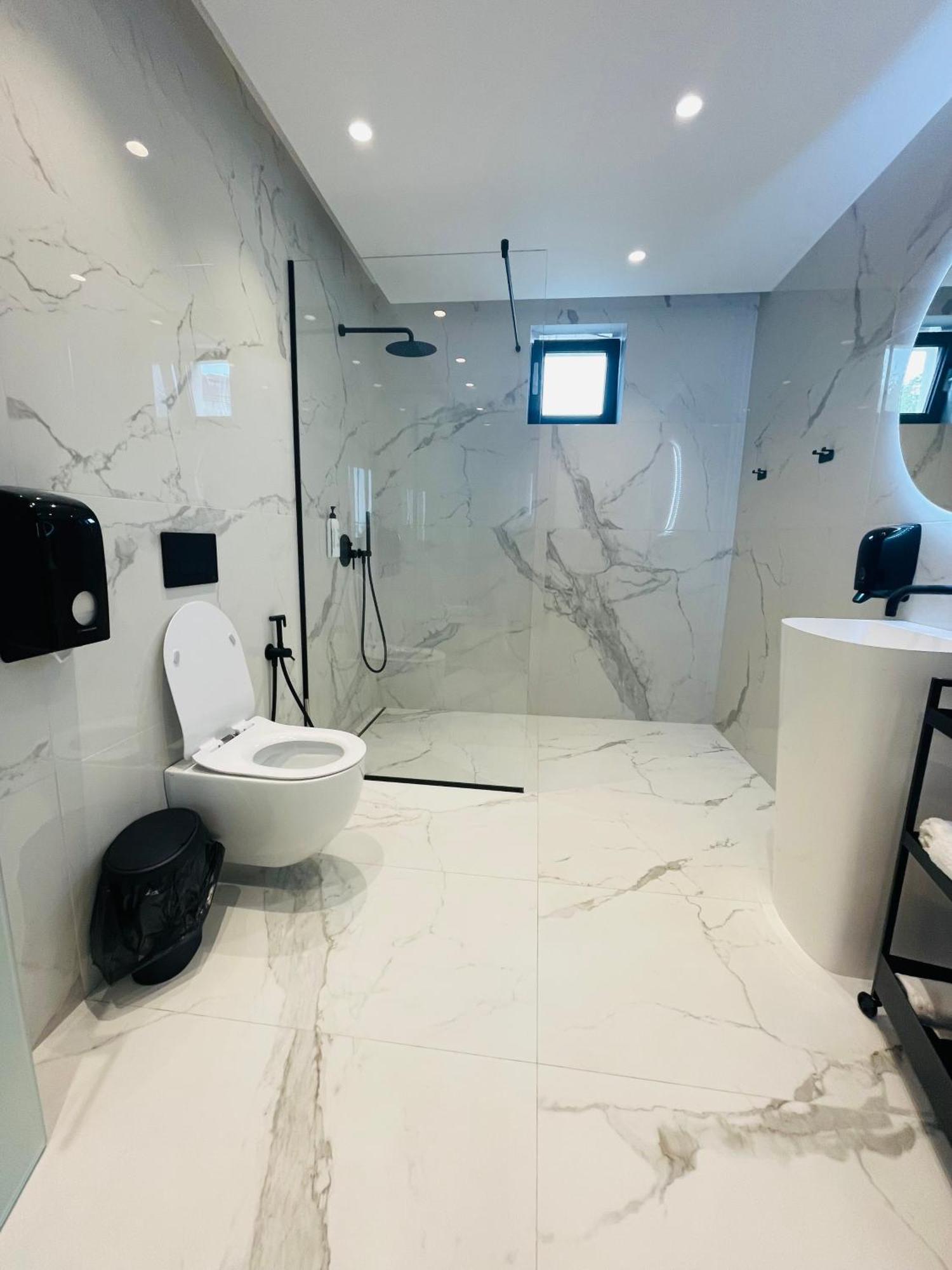 Lotus Luxury Rooms Varna Exterior photo
