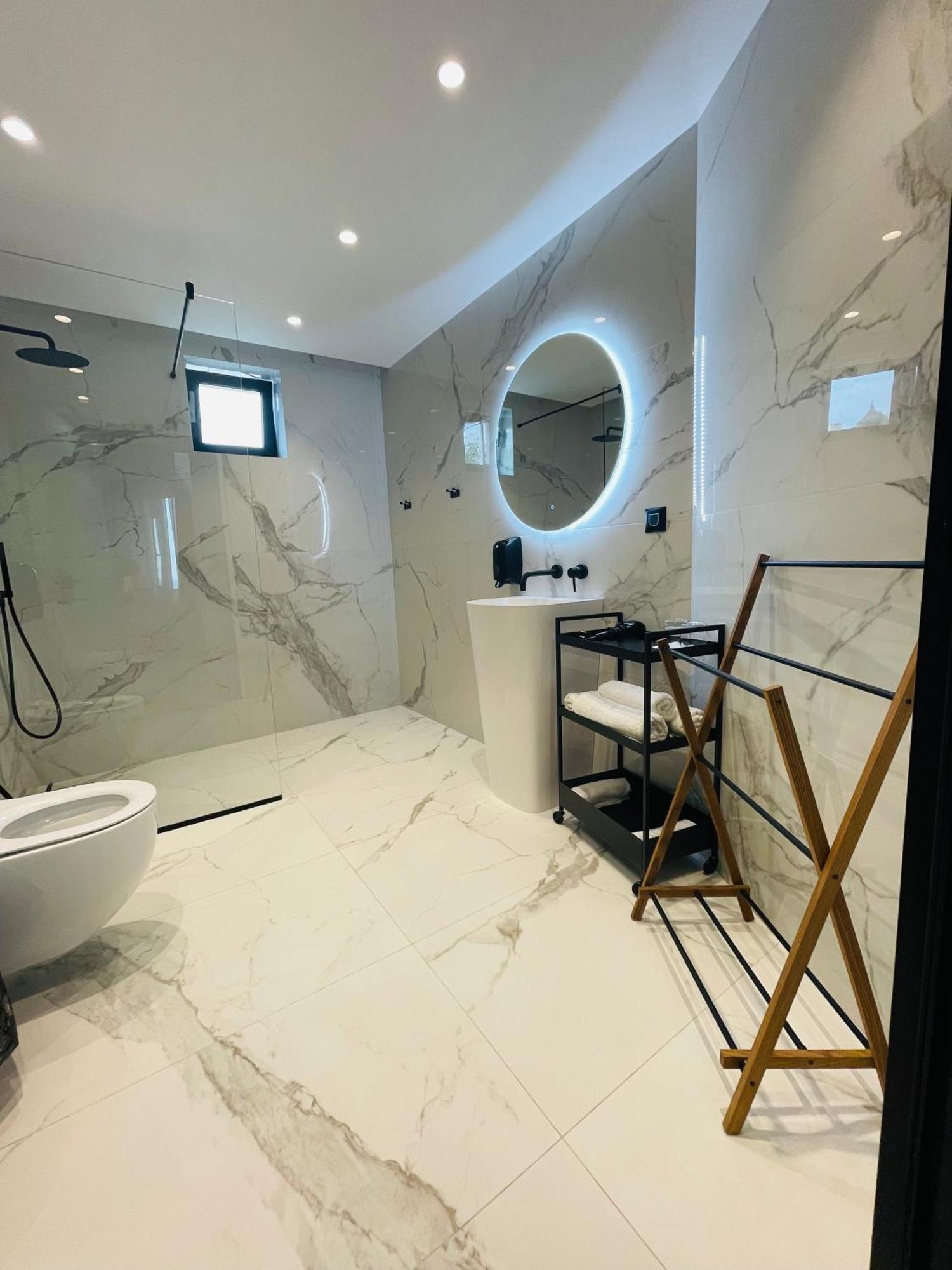 Lotus Luxury Rooms Varna Exterior photo